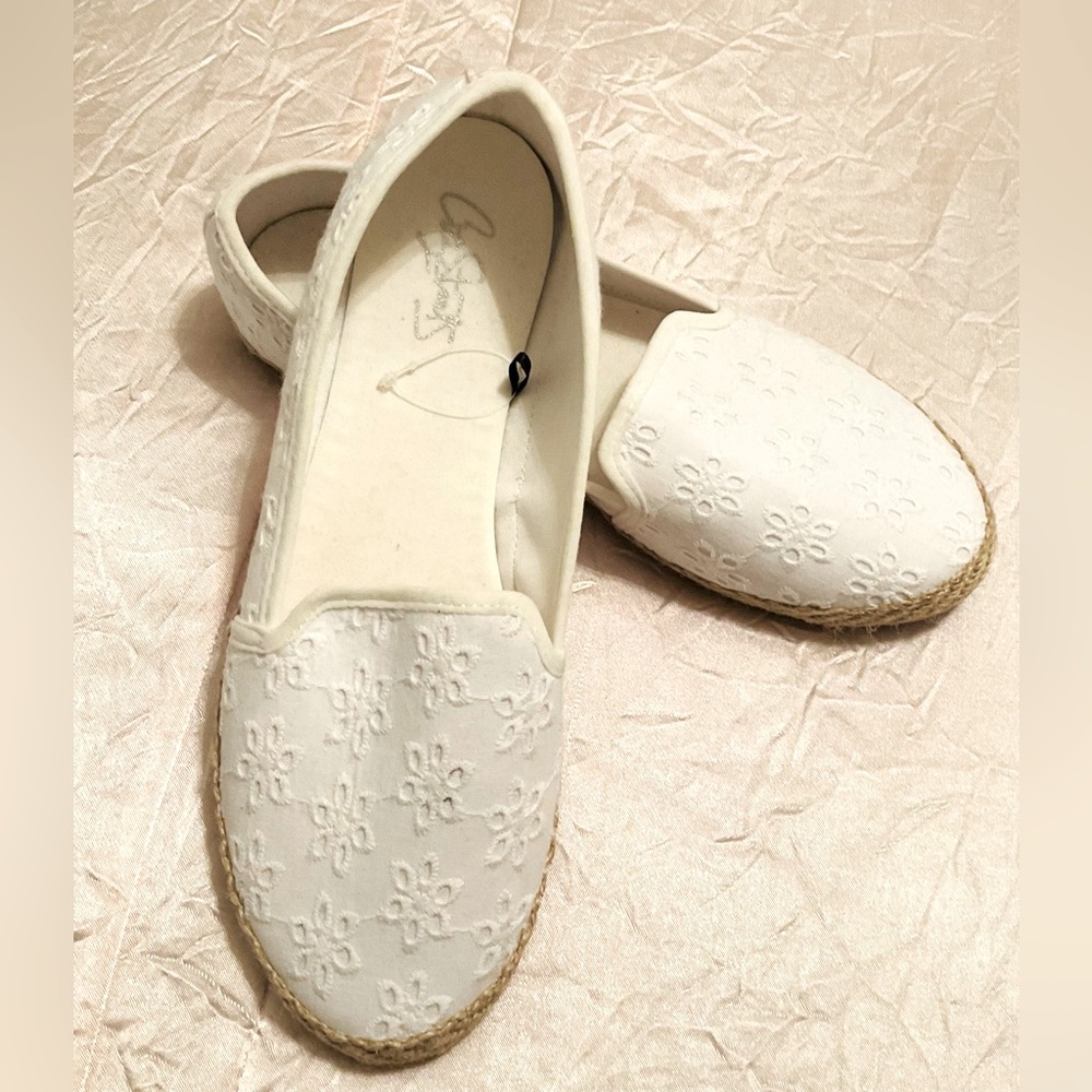7.5 White CITY STREETS Textile Upper (New)